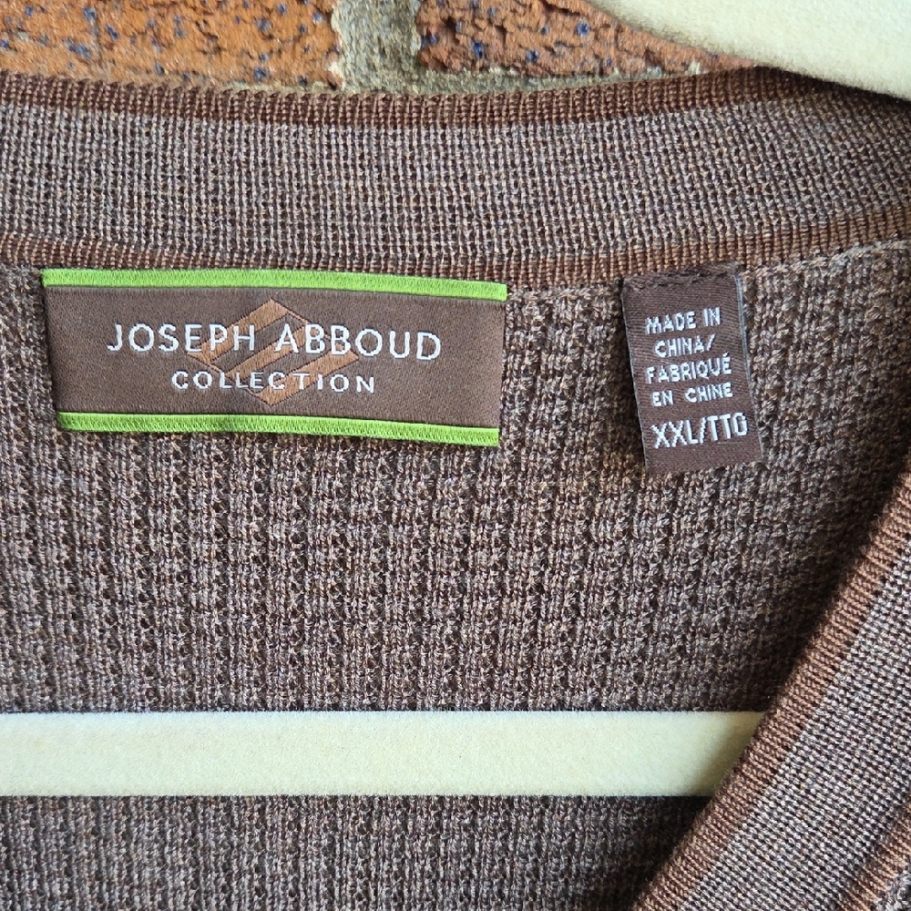 Joseph Abboud Brown V-Neck Sweater Fine Knit Classic - Picture 3 of 6